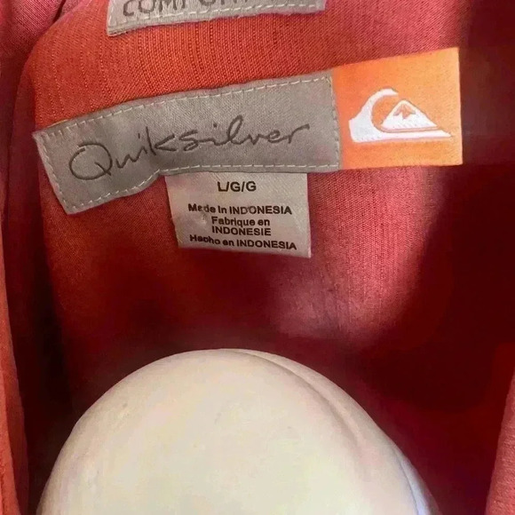 Quicksilver men’s Large shirt worn once freshly dry cleaned. Short sleeves - Picture 7 of 9
